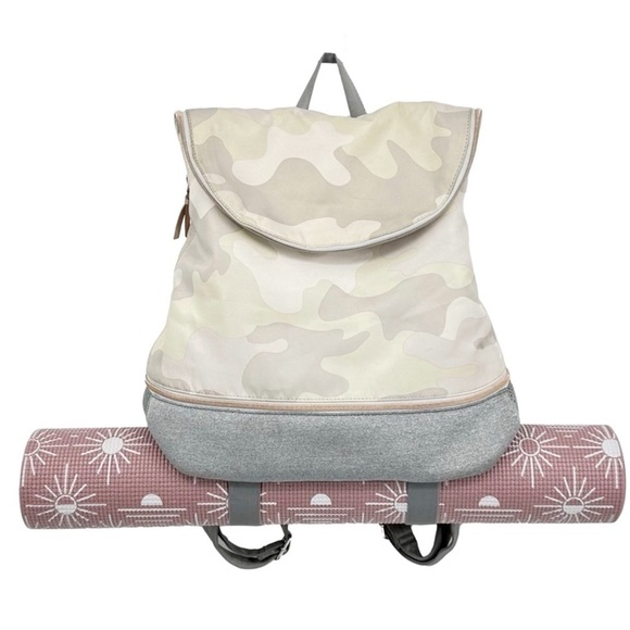 Stella & Dot Crush It Backpack Blush Camo - Picture 6 of 8
